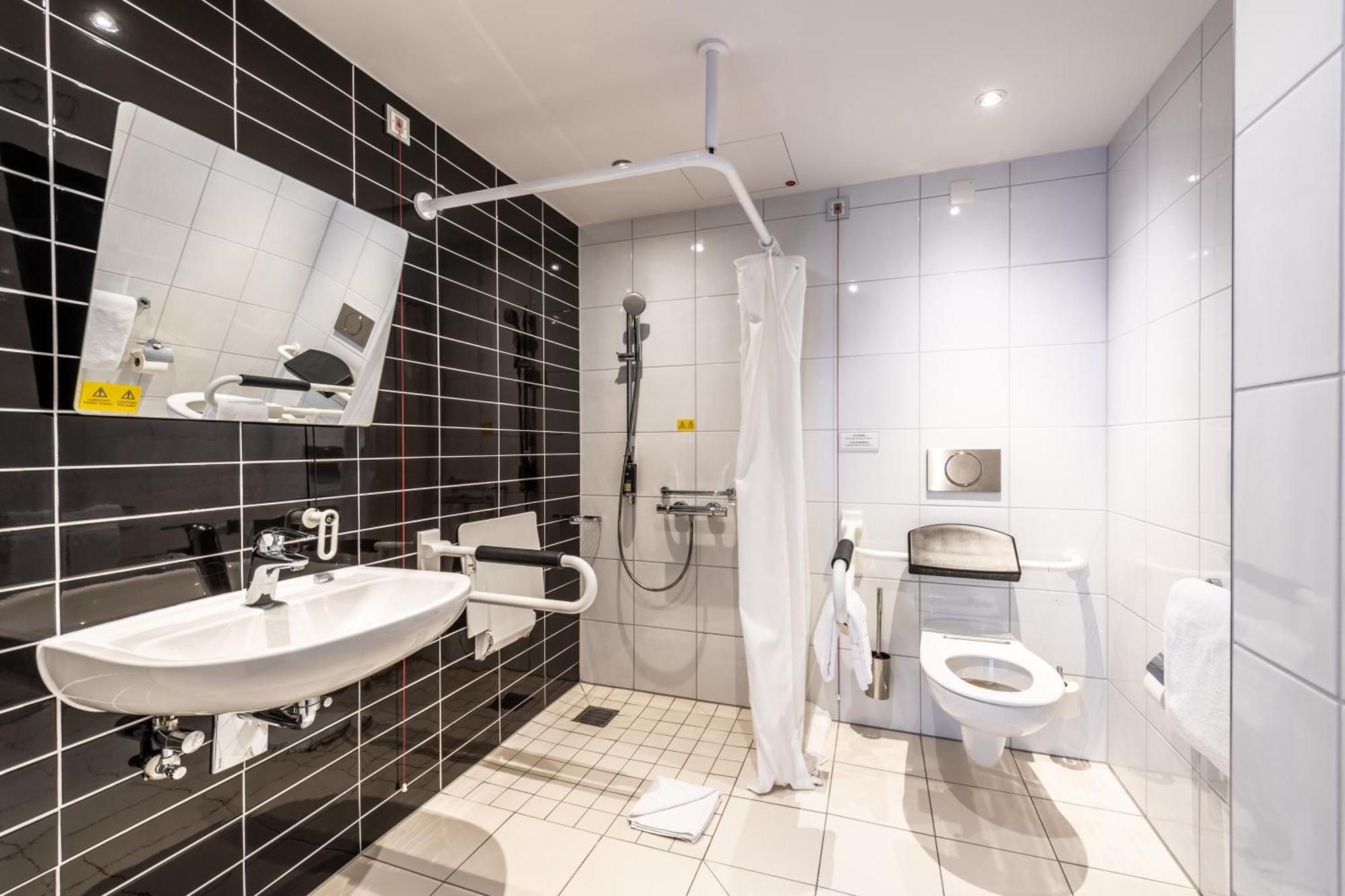 Premier Inn Duesseldorf City Centre Εξωτερικό φωτογραφία